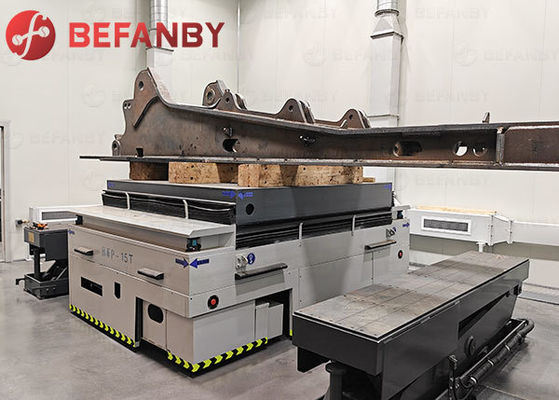 कारखाने में रेललेस ट्रांसफर वाहन में लिफ्ट डिवाइस के साथ दो पहिया ड्राइव का उपयोग